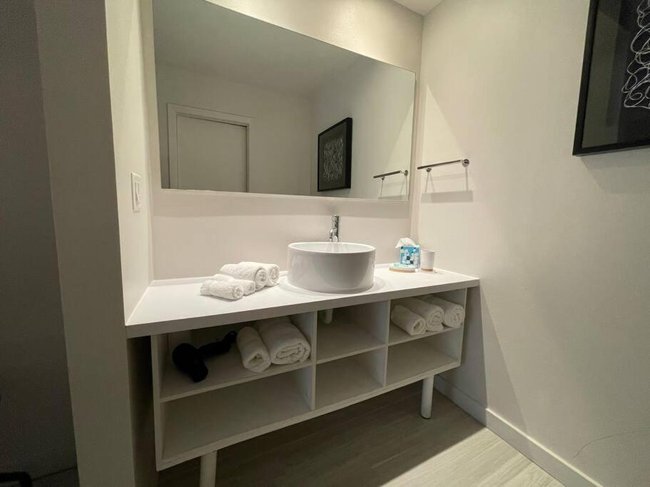 Newly Room In Cozy Hotel With Super Location To The Parks Kissimmee Exteriör bild